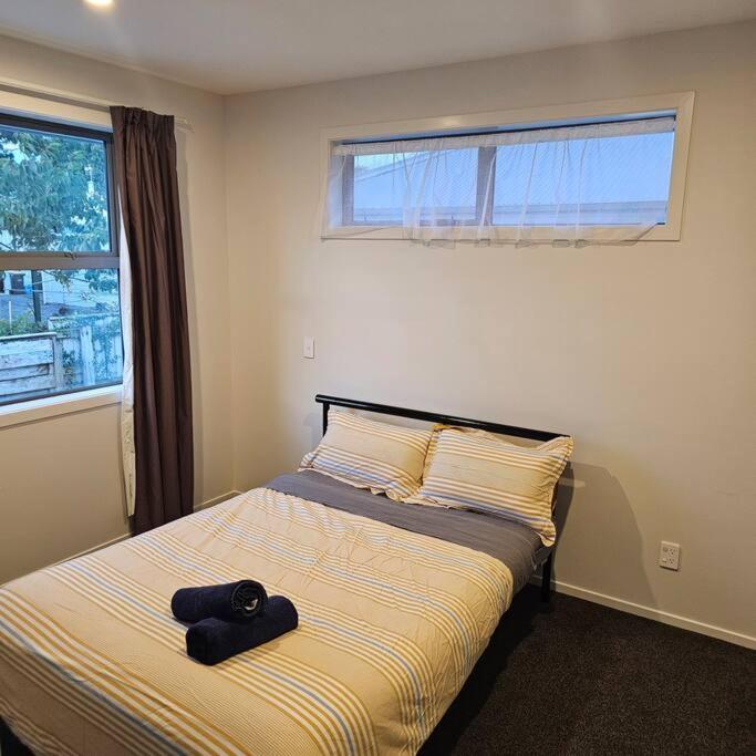 Entire House - Brand New 2 Bedroom House Lower Hutt Extérieur photo