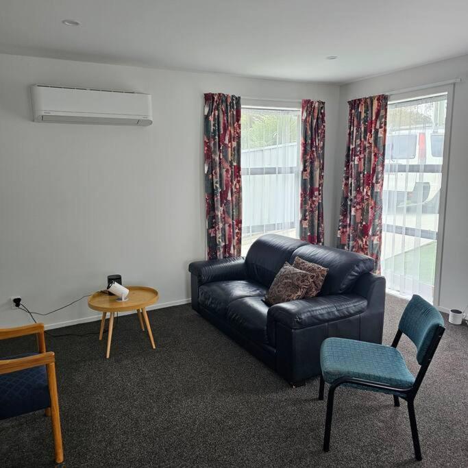Entire House - Brand New 2 Bedroom House Lower Hutt Extérieur photo